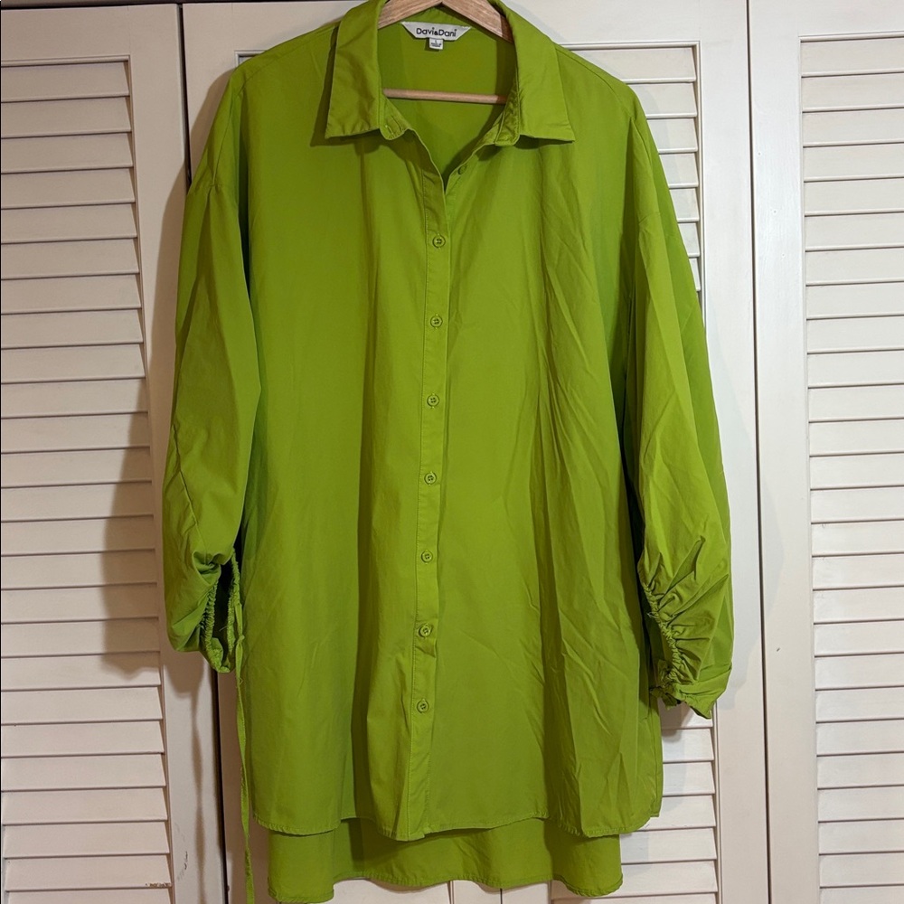 DAVI & DANI L oversized lime green button down tunic with pockets